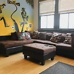 Nola Jazz House Hostel