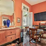La Dauphine Bed And Breakfast