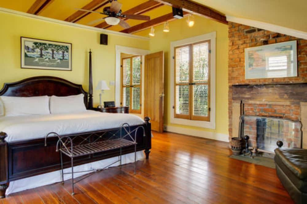 Bed & Breakfast The House 3*