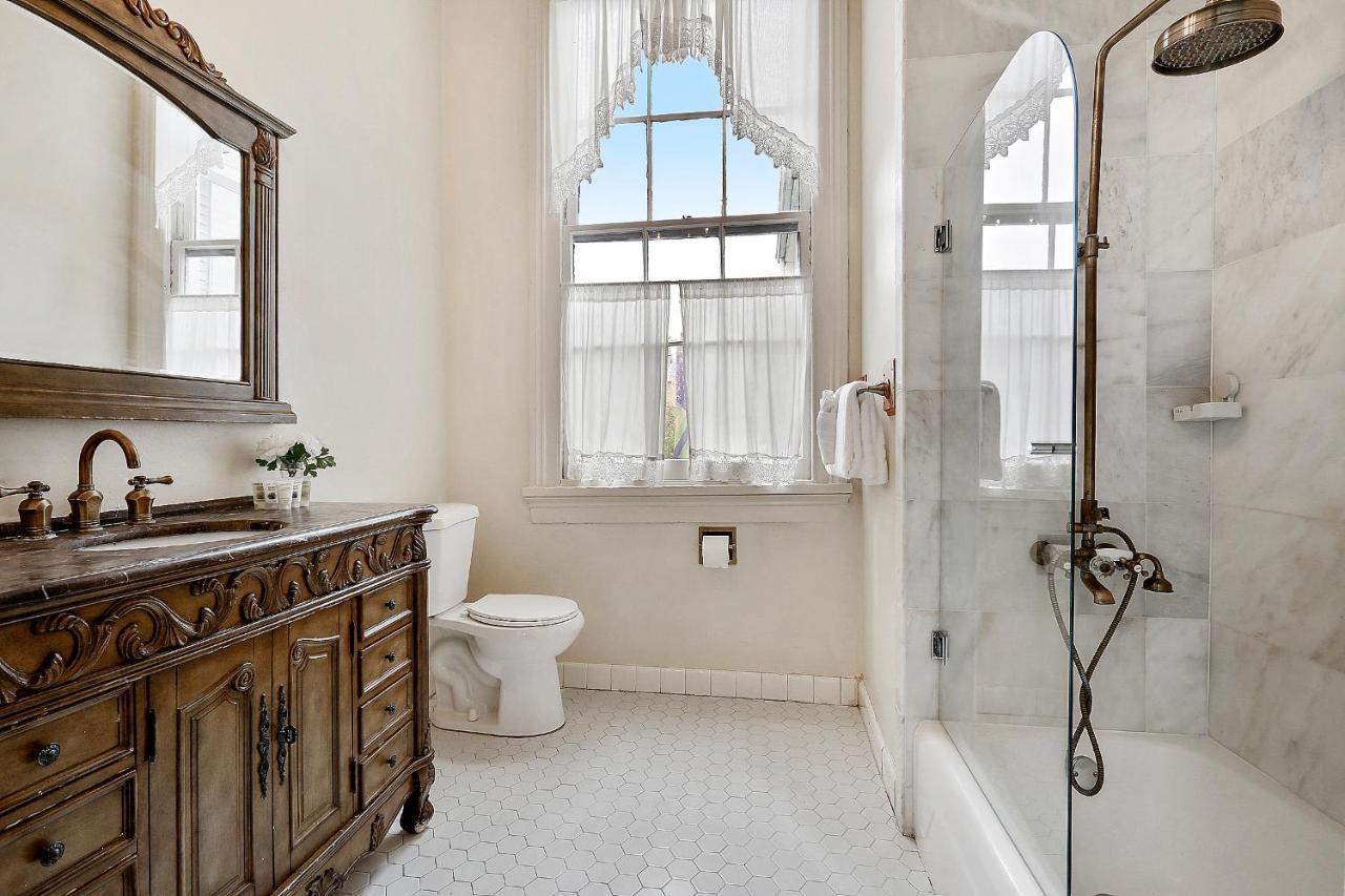 Bourbon Street Apartment New Orleans