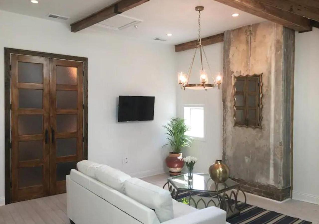 Bourbon Street Apartment New Orleans