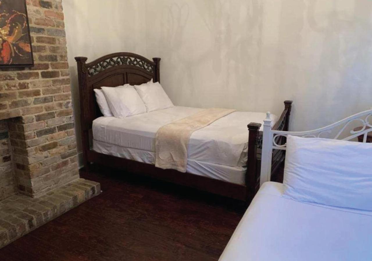 Bourbon Street Apartment *