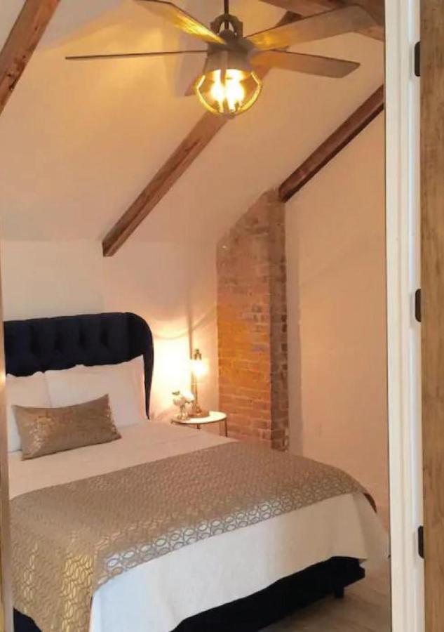 Bourbon Street Apartment *