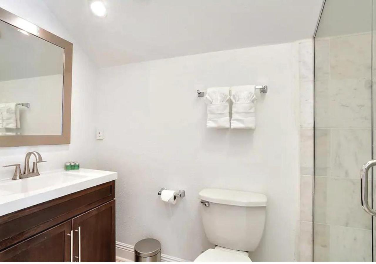 Bourbon Street Apartment *