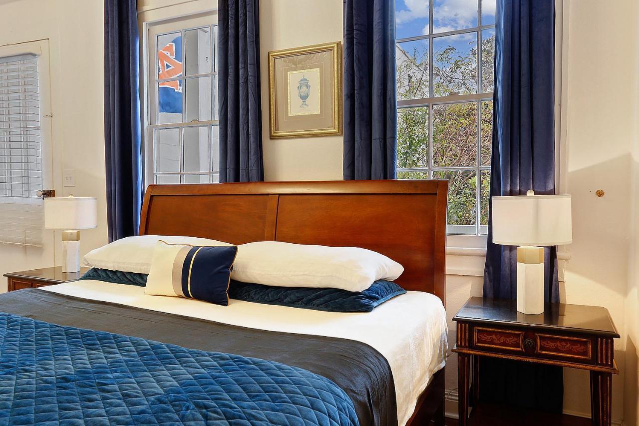 Bourbon Street Apartment New Orleans
