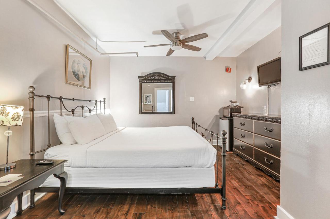 Rathbone Mansions Hotel 3*