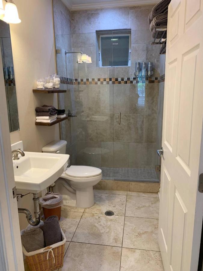 Tise Plaza Apartment New Orleans