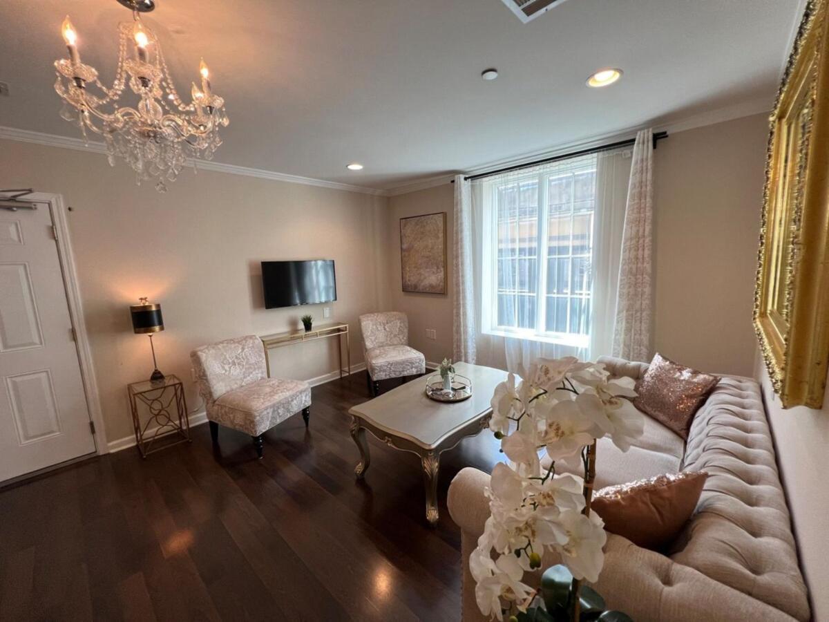 Tise Plaza Apartment New Orleans