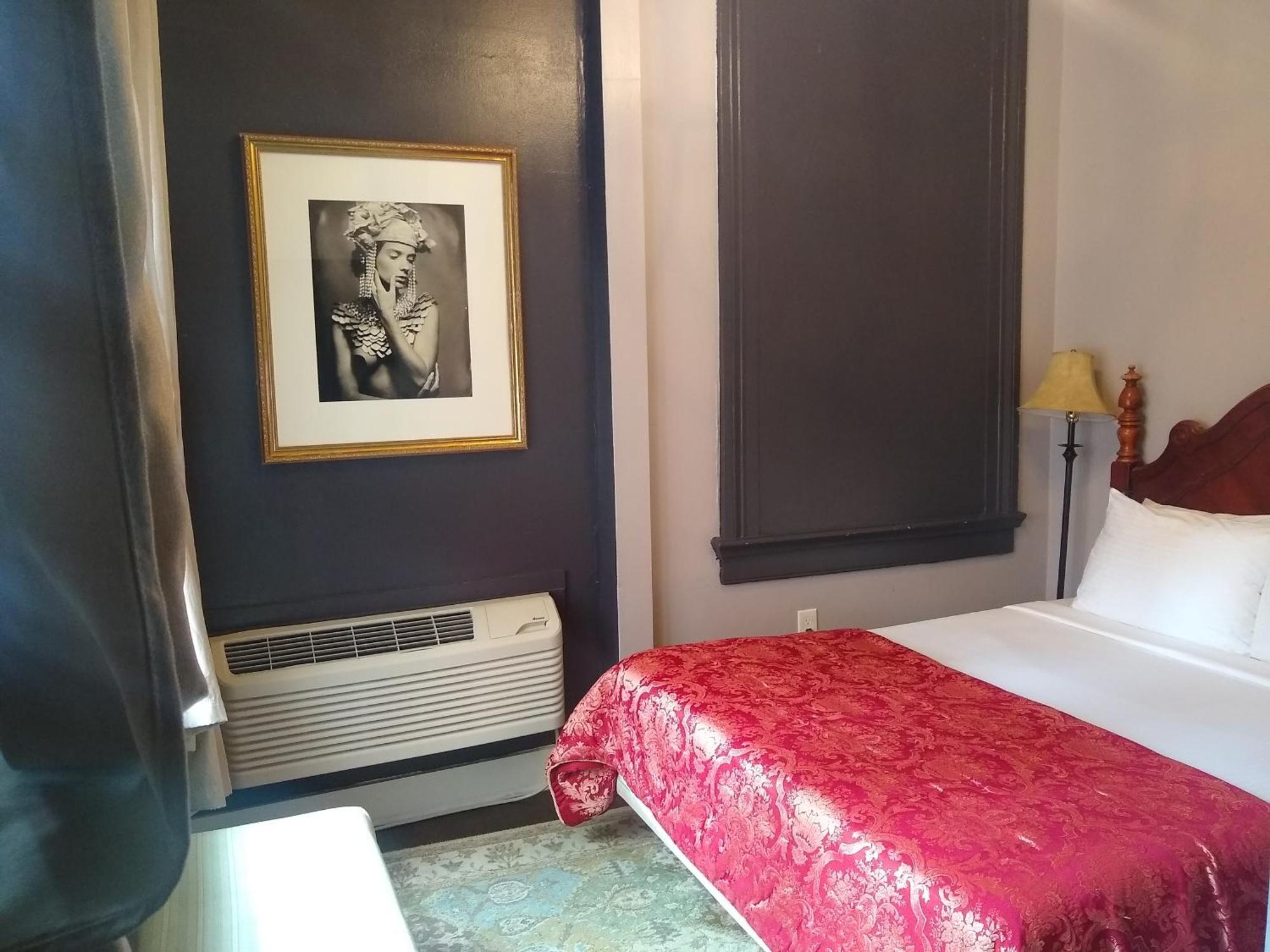 Rathbone Mansions Hotel 3*