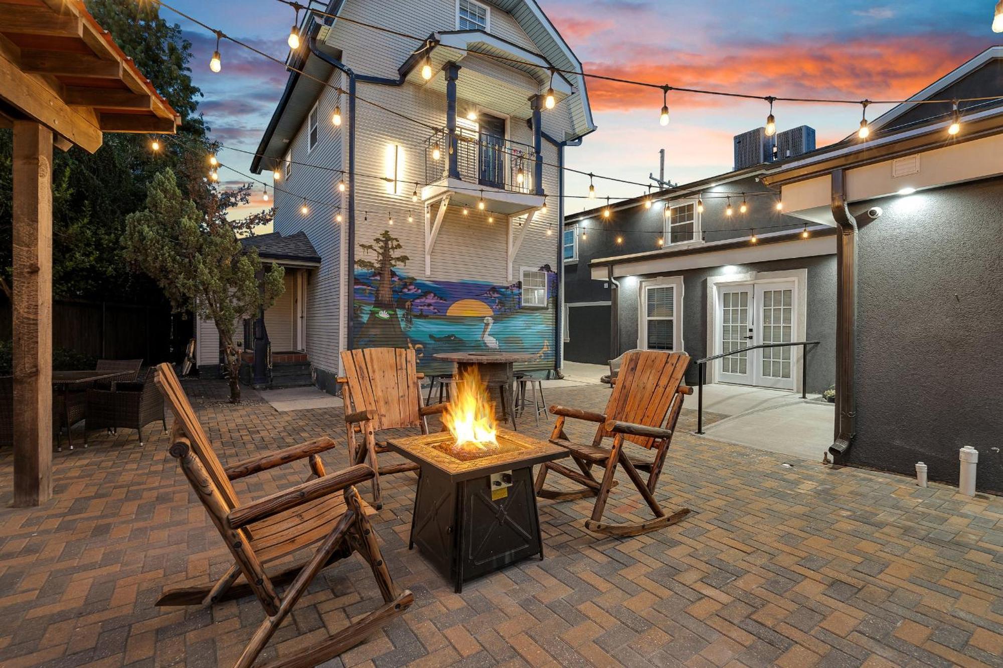 Chic Retreat On Streetcar Line W Pool *