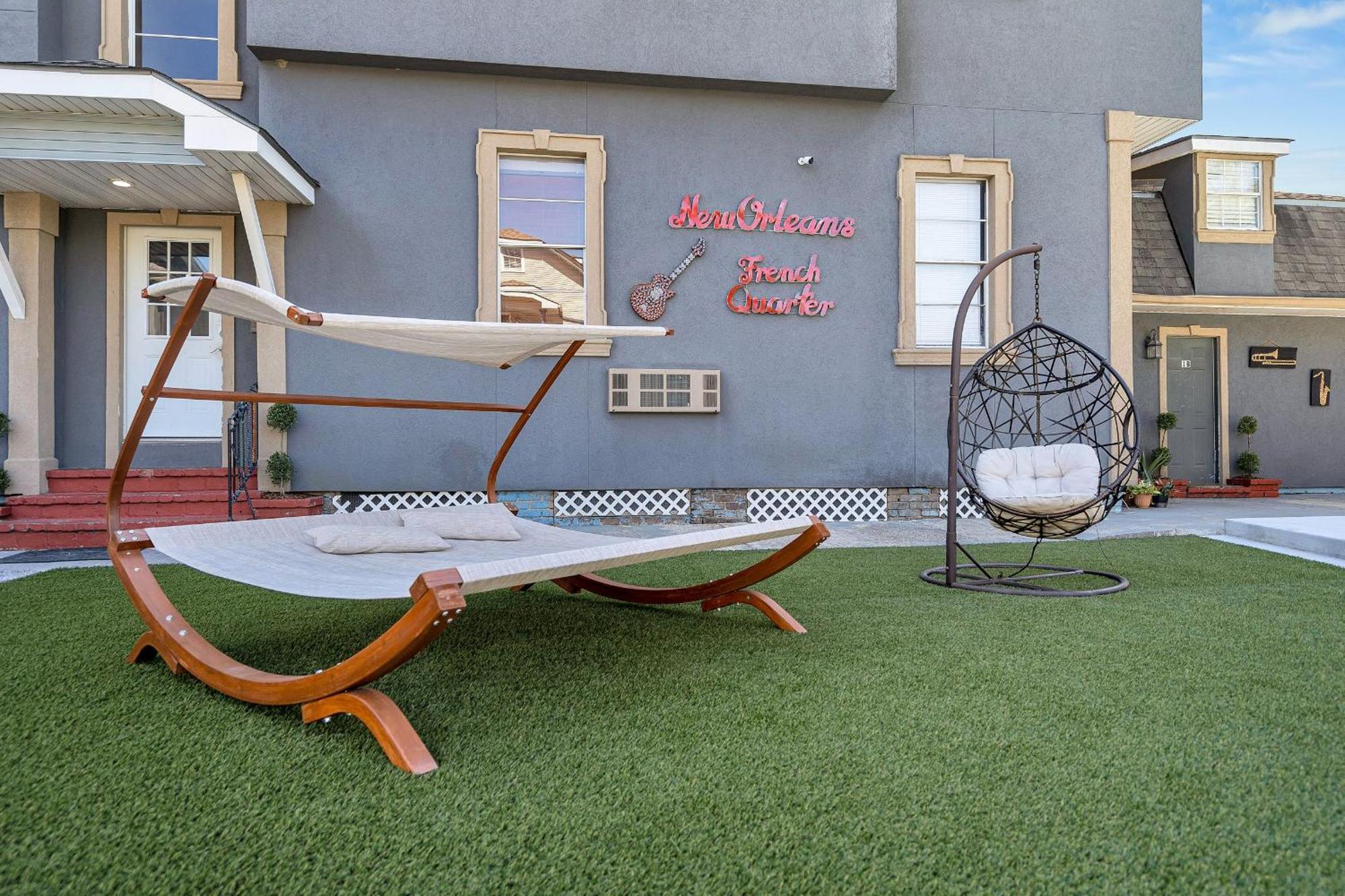 Holiday home Chic Retreat On Streetcar Line W Pool *