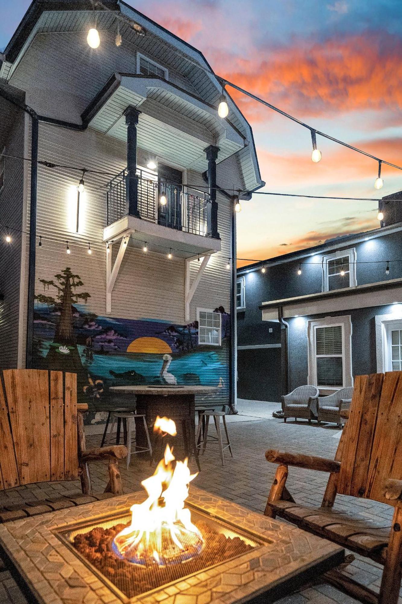 Chic Retreat On Streetcar Line W Pool *