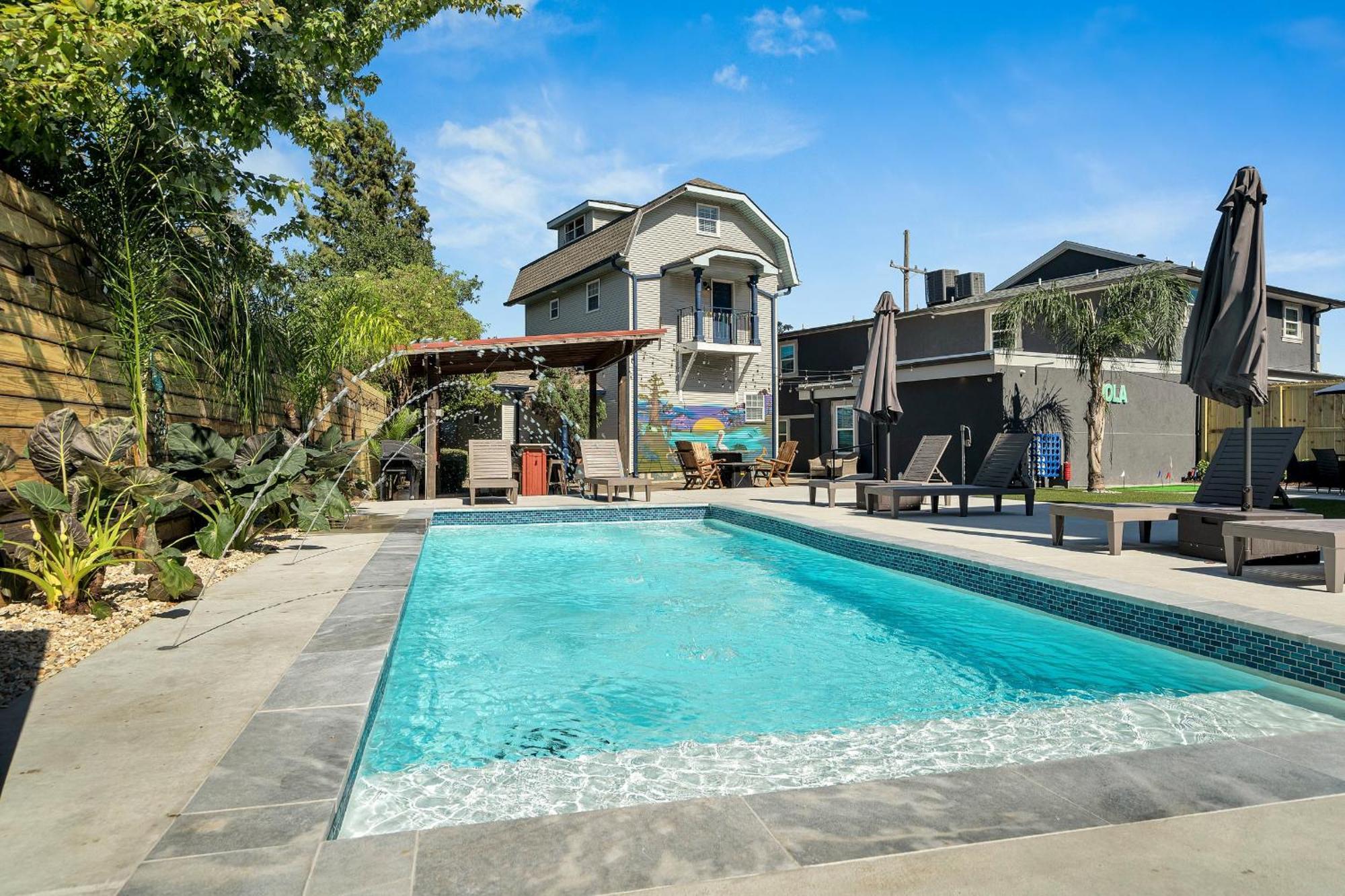 Chic Retreat On Streetcar Line W Pool *
