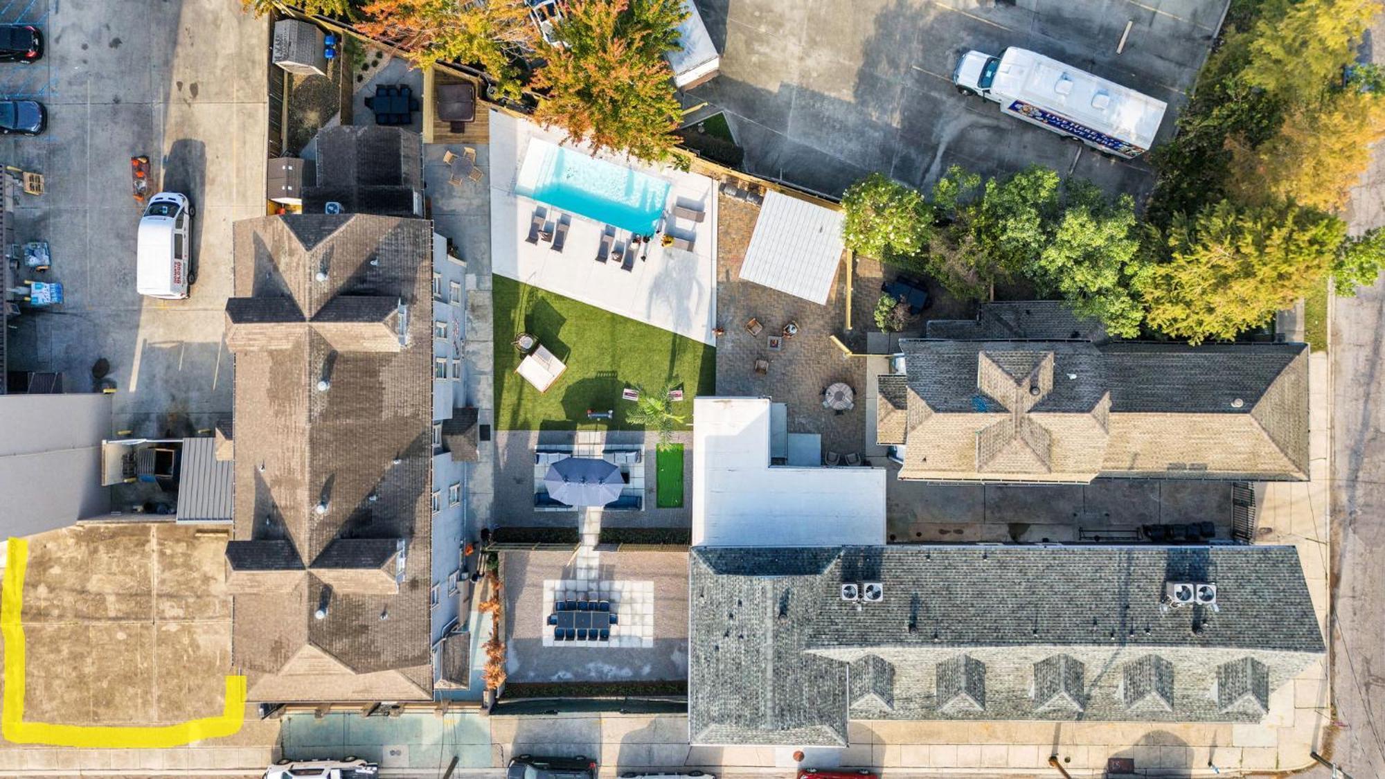 Holiday home Chic Retreat On Streetcar Line W Pool