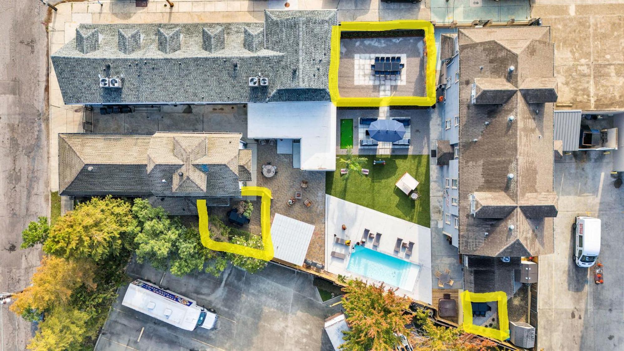 Holiday home Chic Retreat On Streetcar Line W Pool *
