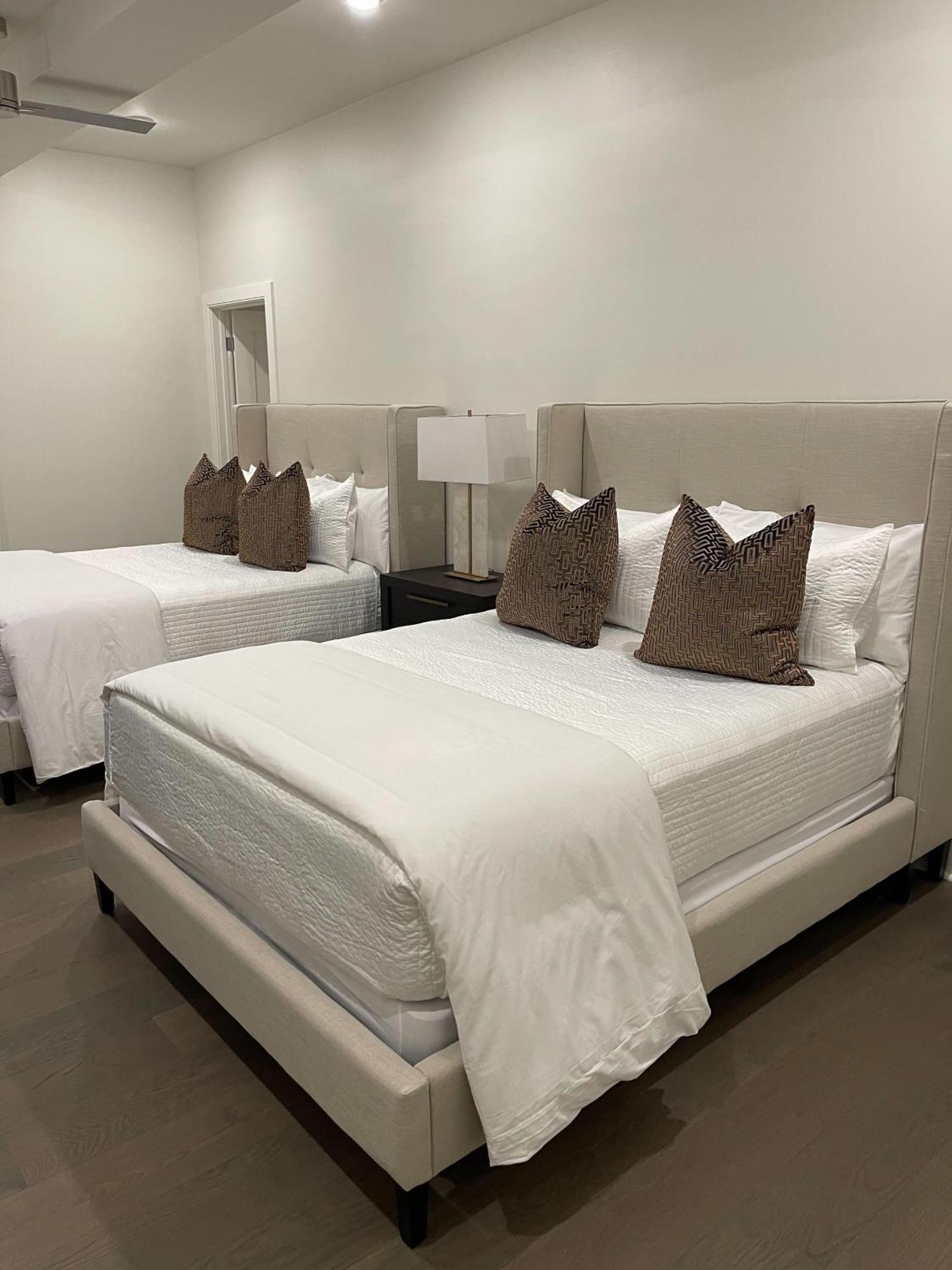 Harcol House Hotel *