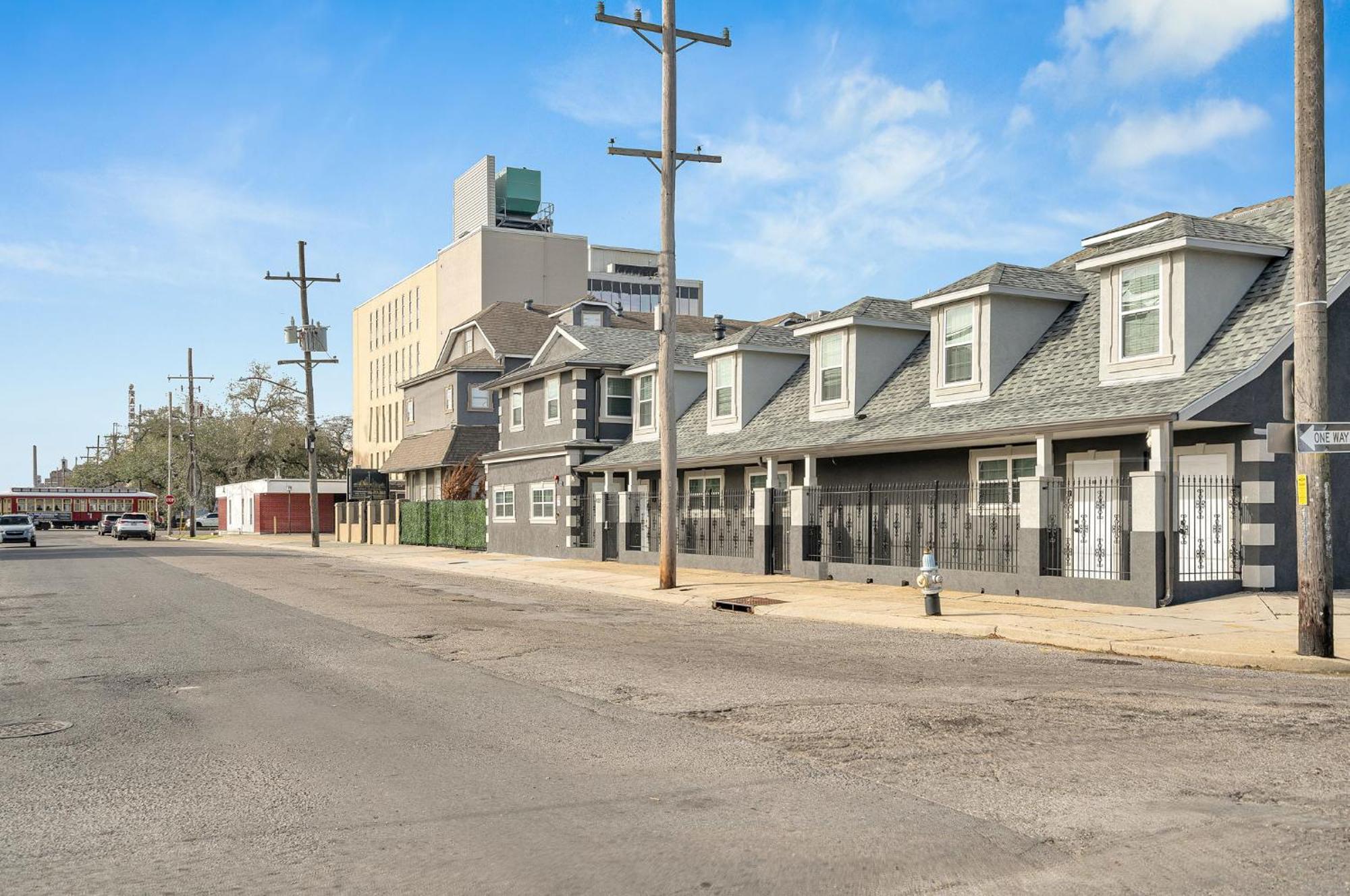 Holiday home Chic Retreat On Streetcar Line W Pool *