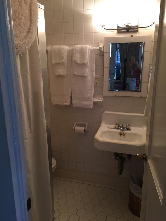Nine-o-five Royal 3* New Orleans