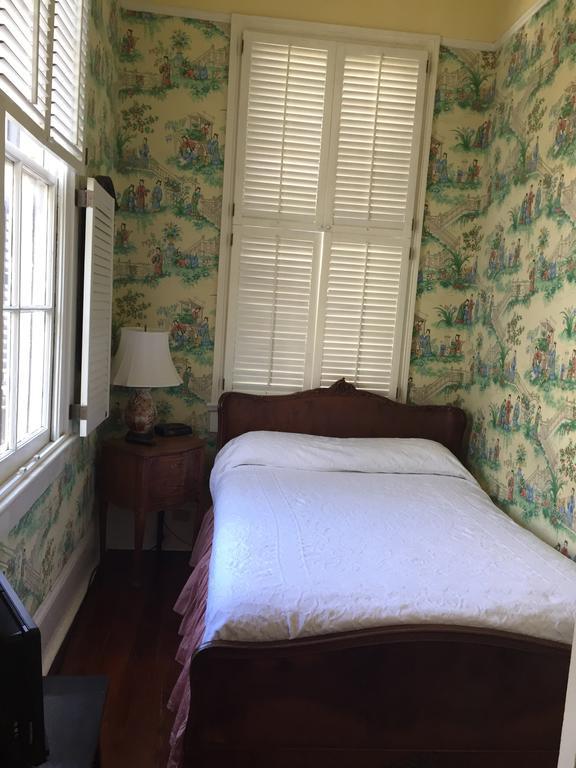 Nine-o-five Royal Hotel New Orleans