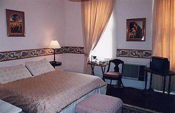 Fairchild House Bed & Breakfast 3*