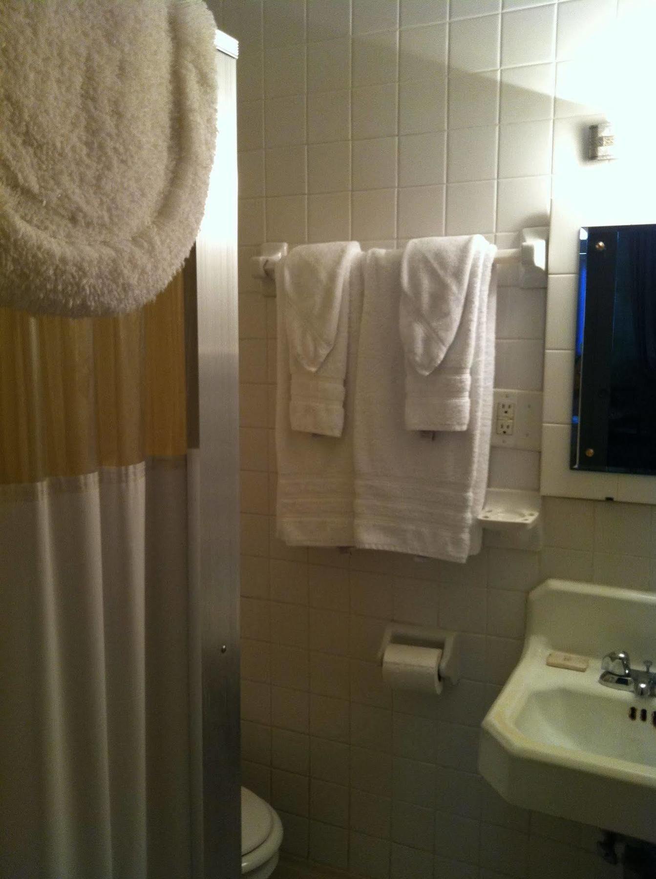 Nine-o-five Royal Hotel 3*