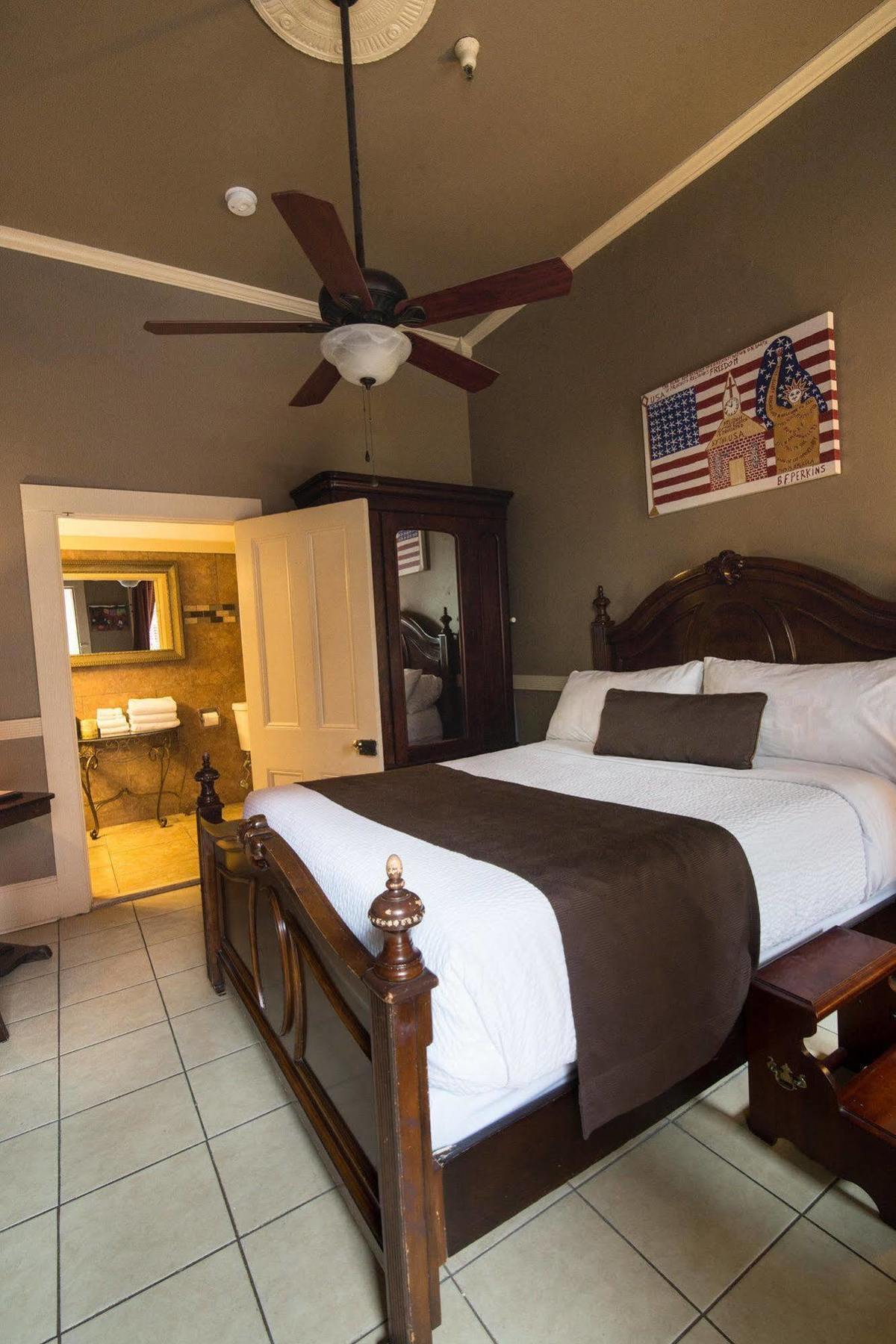 Hotel Frenchmen 3*