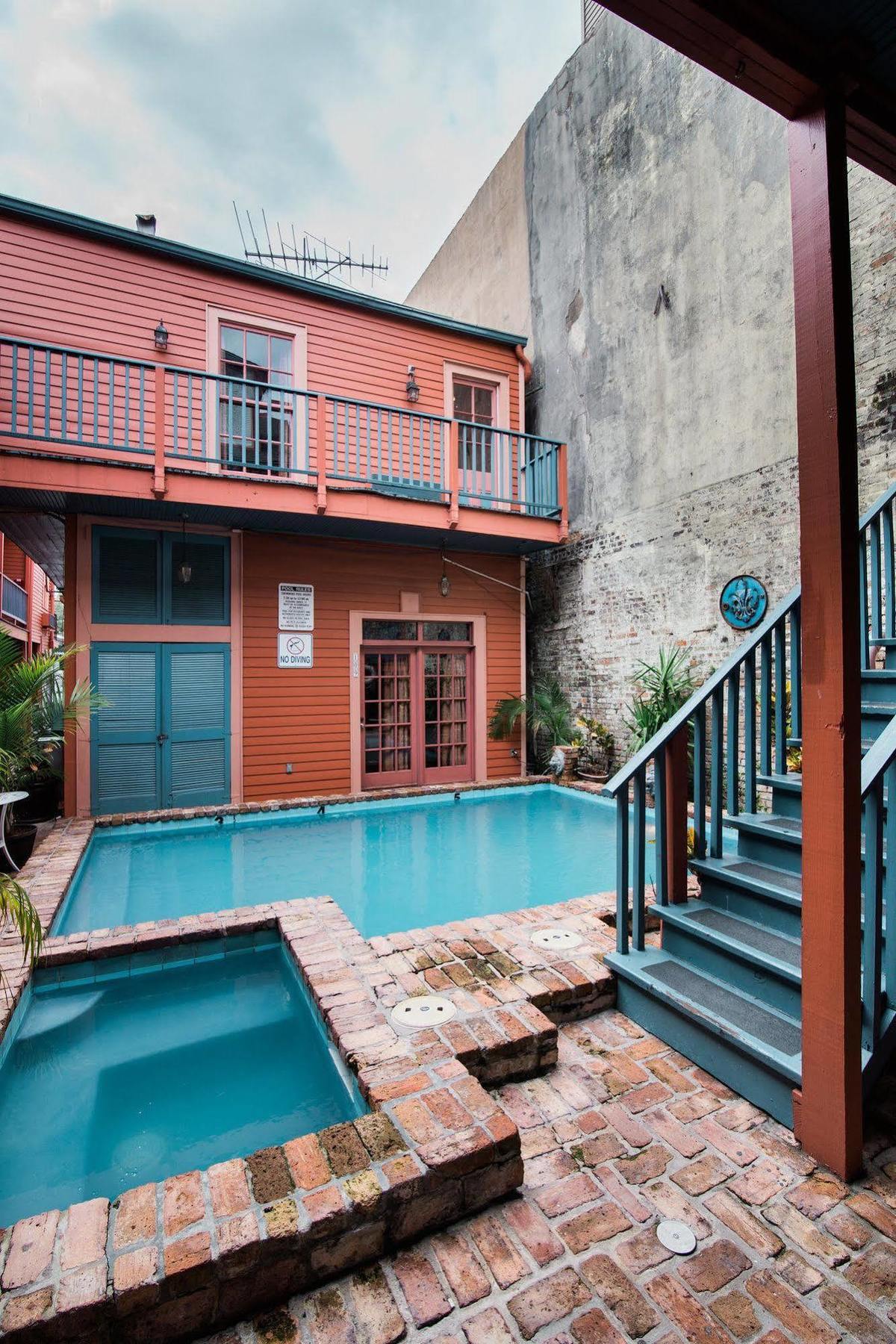Frenchmen Hotel