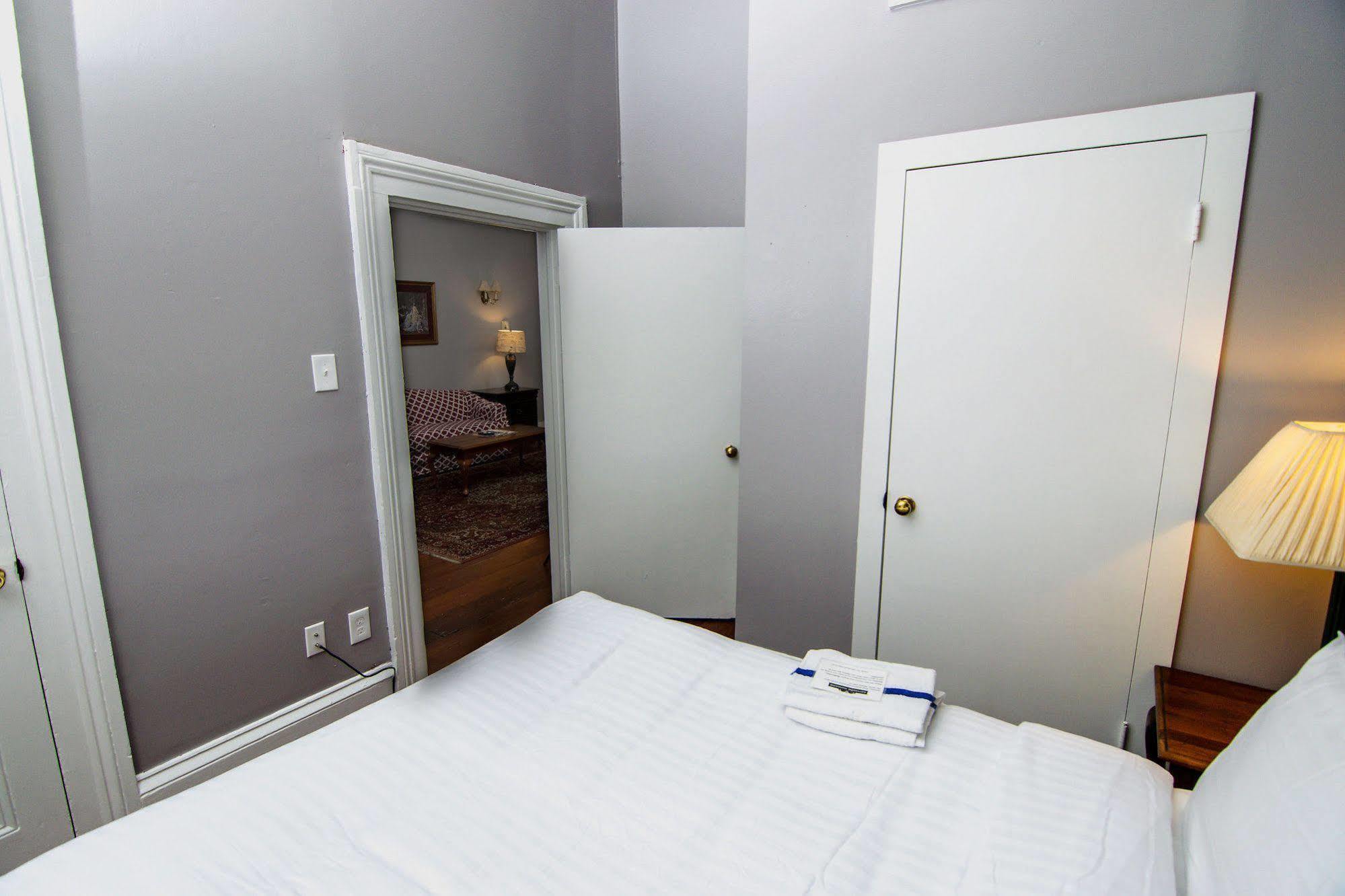 Hotel Rathbone Mansions