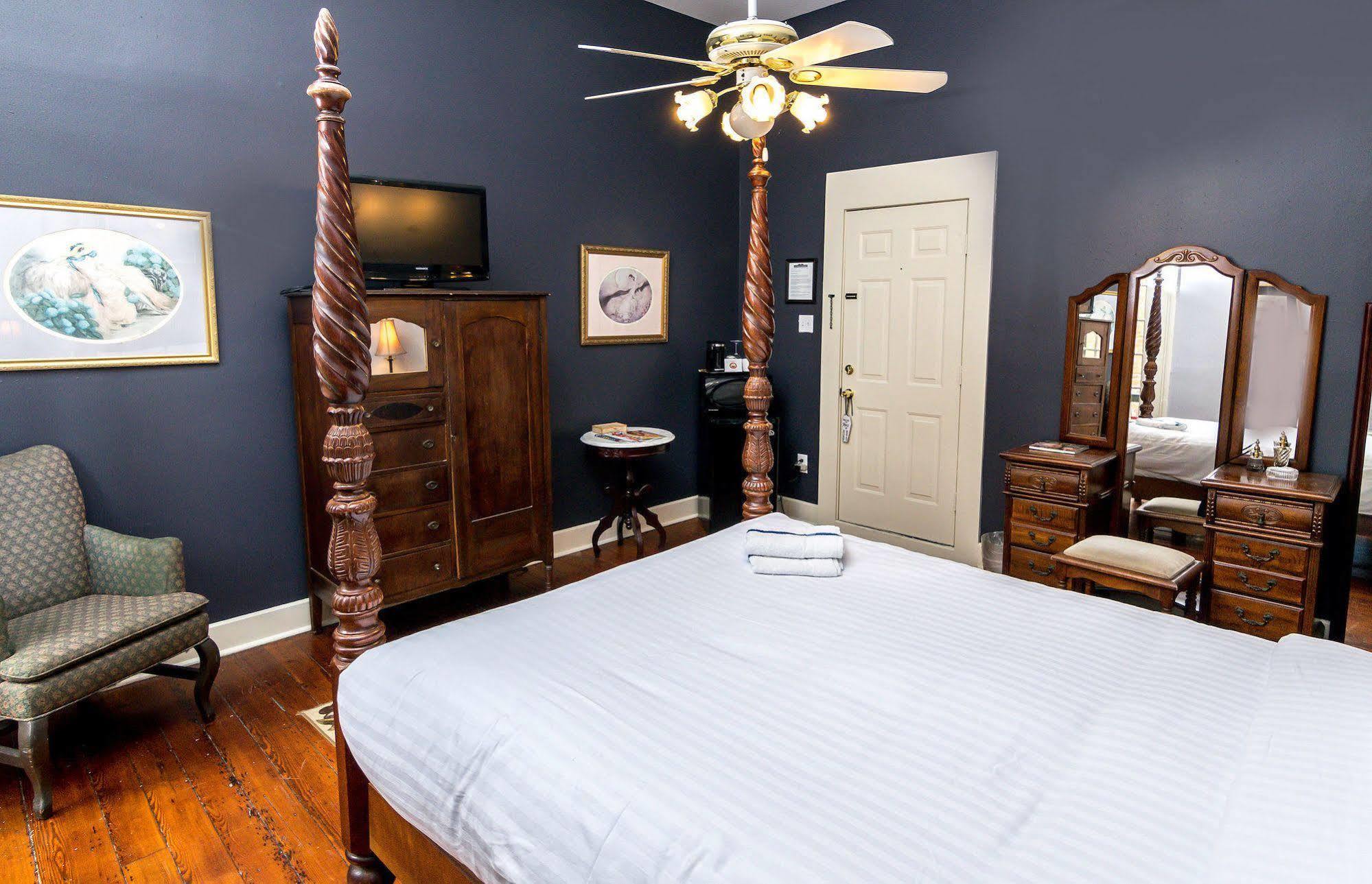 Rathbone Mansions 3*