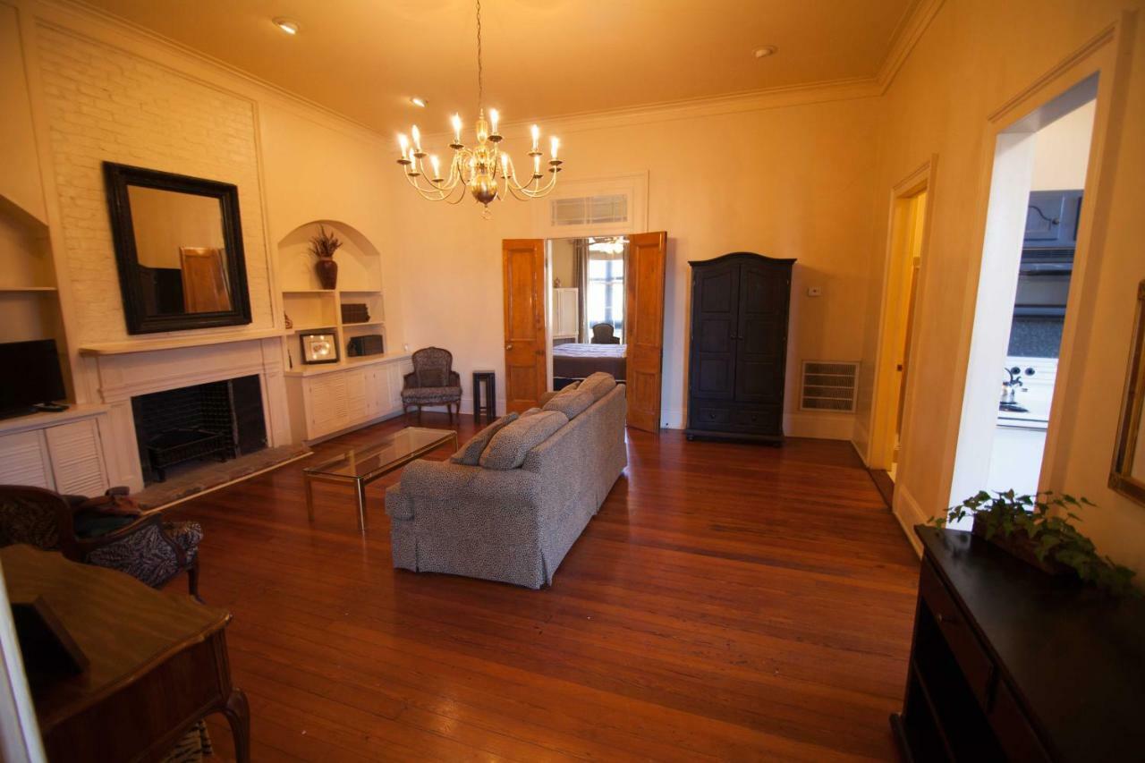 The Courtyards French Quarter Guest house
