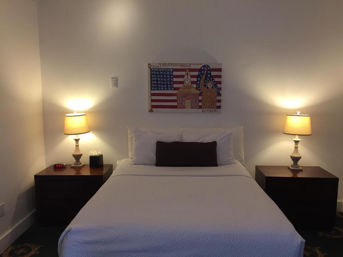 Frenchmen Hotel