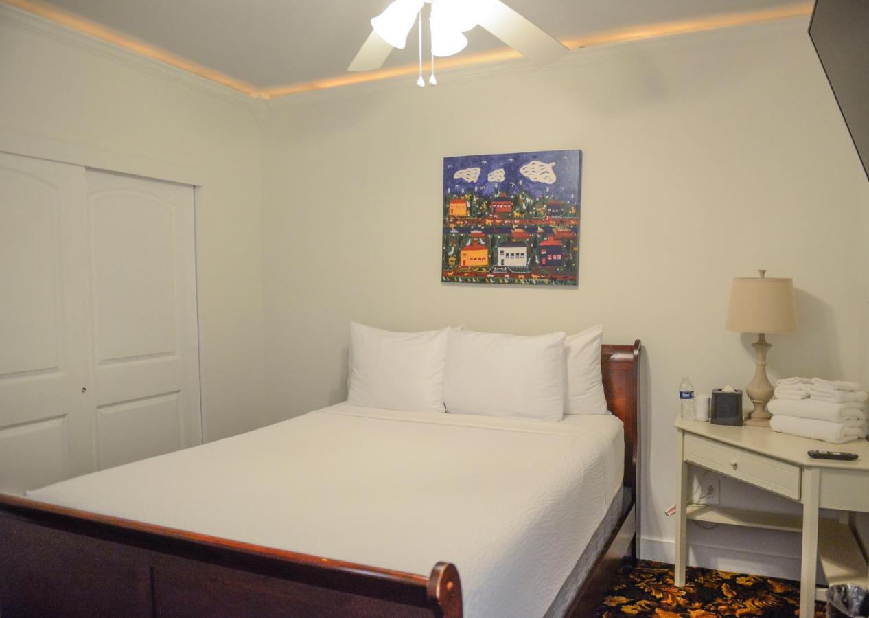 Frenchmen Hotel