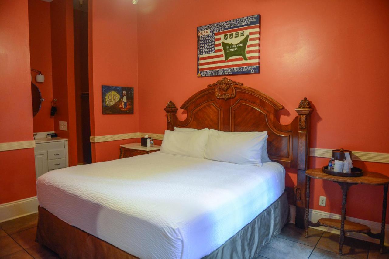 Frenchmen Hotel 3*