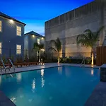 Hosteeva Chic Urban Retreat W Pool Steps To St Charles Ave And Near Bourbon St