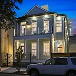 Hosteeva Amazing 4 Bedroom Modern Condo With Balcony Near Frnch Quarter