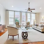 City View Condo With Private Rooftop