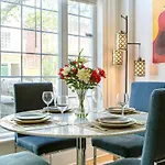 Hosteeva Modern Condo Steps To St Charles Ave & Close To Fq