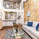 2Bd Condo Steps To Everything With Balcony & Courtyard
