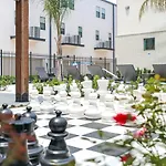Modern 4Br Townhouse In Bienville Villas