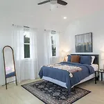 Downtown Vibrant Gray Loft 2318