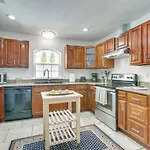 New Orleans Duplex Walk To Parks And Restaurants!
