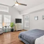 Timeless Elegance Historic Nola Haven 2Bd