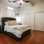 Updated Bourbon Street Condo With Smart Tvs!