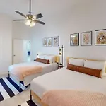Sunny 5Bed W Parking And Direct Streetcar Access