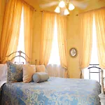 Hh Whitney House - A Bed & Breakfast On The Historic Esplanade