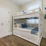 Urban Retreat Near French Quarter