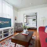 Roami At The Mandeville