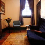 Royal Street Inn & Bar