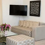 7 Bedroom - Sleeps 14! Next To Bourbon Street