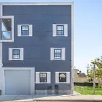 Baronne Street Spacious And Fully Furnished Condo